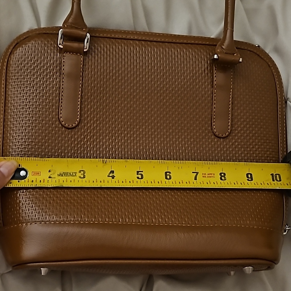 On Hold Leather purse made in Ecuador 🇪🇨 8in and 10 width Host pick 🥳🎉 New - Picture 9 of 12